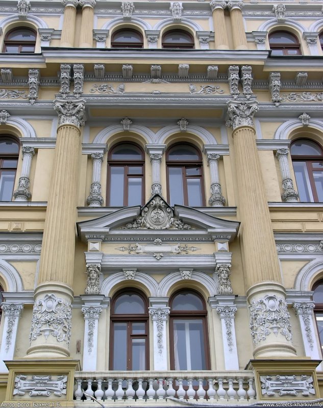 Фрагмент фасада здания Университета искусства Фрагмент фасада здания Университета искусства
