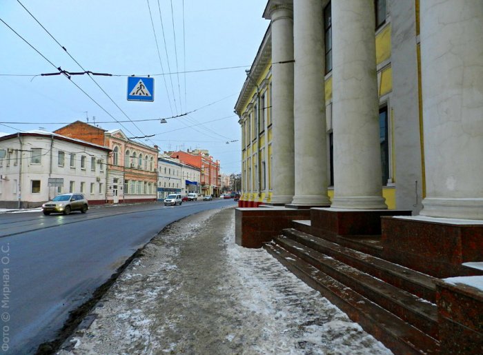 Проспект Героев Харькова (ранее Московский) у перекрёстка с ул. Чигирина