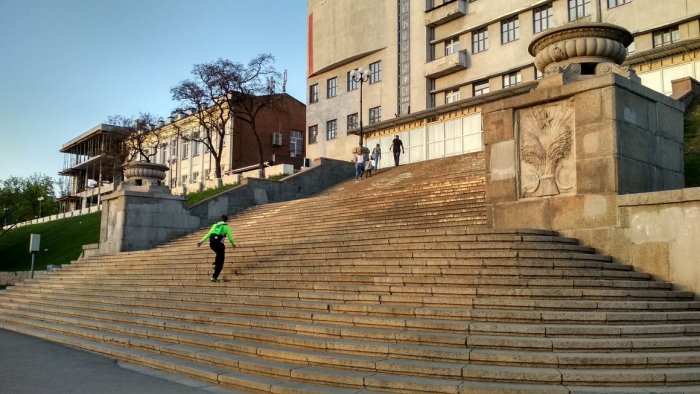 Лестница на Сергиевской площади в Харькове (2017 г)