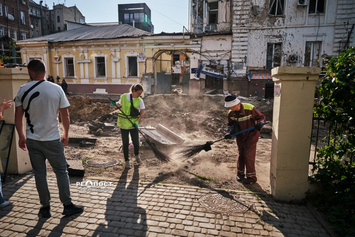 Уборка и ликвидация последствий после очередного прилёта