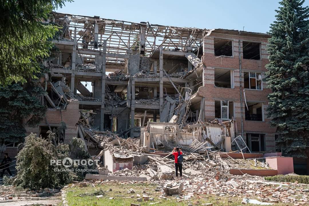 20 и 21 июня ночью были разбомблены - учебное заведение, коммерческие и жилые постройки 20 и 21 июня ночью были разбомблены - учебное заведение, коммерческие и жилые постройки
