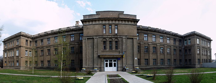 Школа 33 на ул. Искринской Школа 33 на ул. Искринской