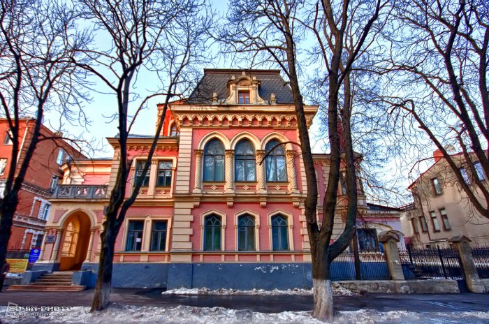 Бывший особняк профессора Сомова на ул.Максимилиановской (ранее Ольминского) Бывший особняк профессора Сомова на ул.Максимилиановской (ранее Ольминского)