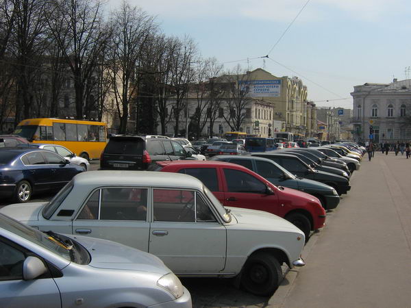 Ул.Сумская 25, возле Оперного театра