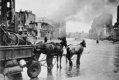 Немецкие войска в разрушенном Харькове, 11 ноября 1941