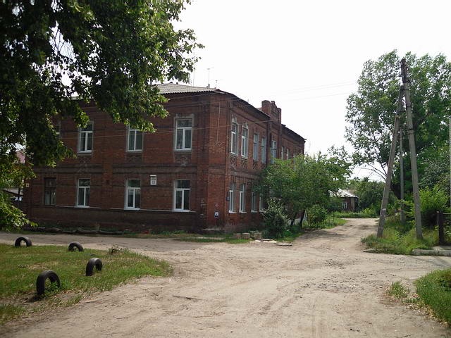 пер. Белобровский, перекресток с пер. Набережным, дом пер. Набережный 13